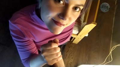 Tipična ruska kućna pornografija s zapletom kurca i dobrim dubokim gutljajem